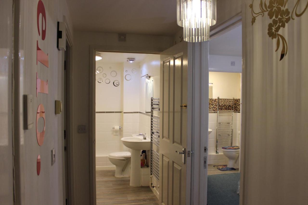 London Central Apartment: 2-Bed Oasis with Rapid Transit Access Exterior photo