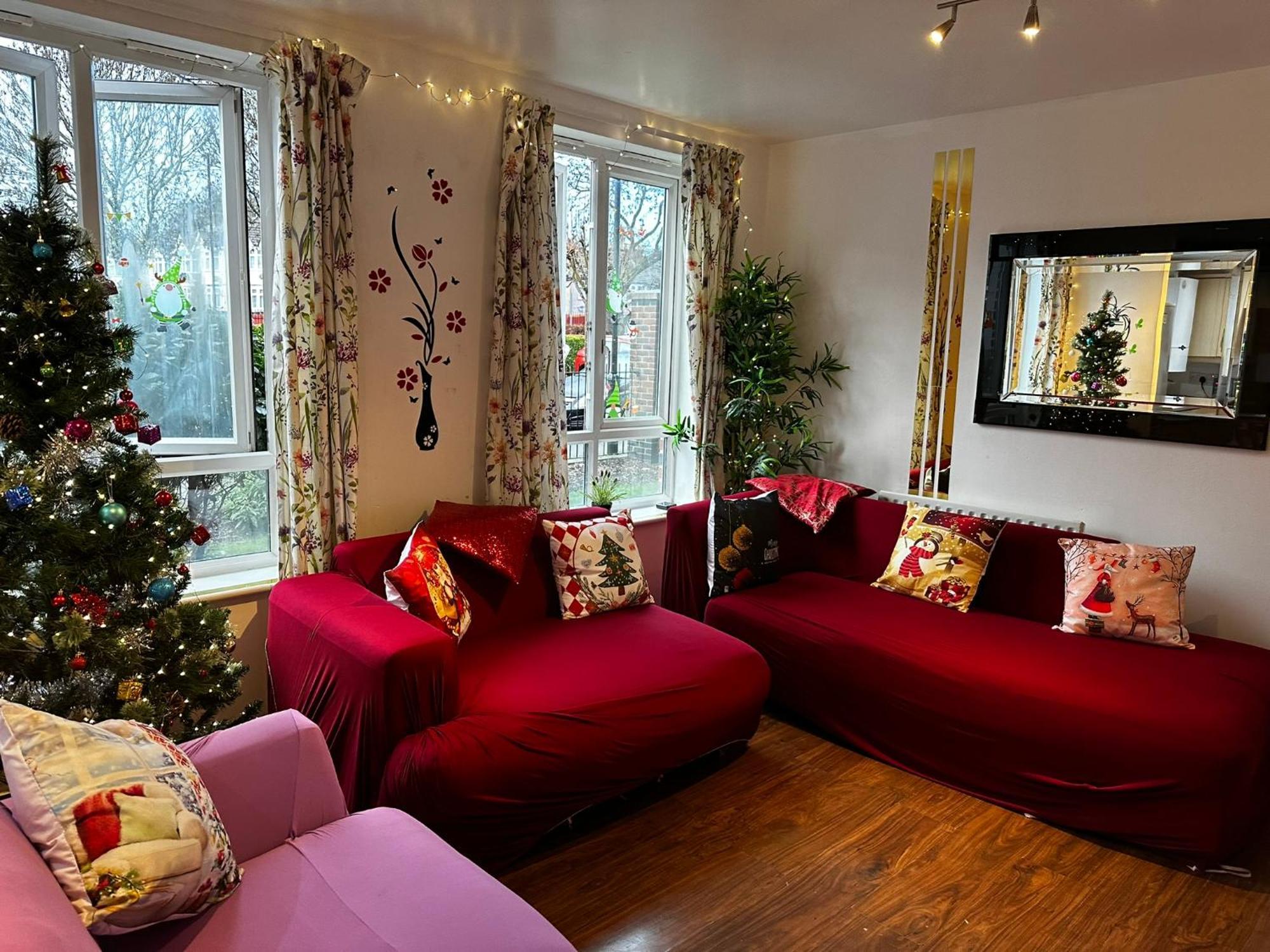 London Central Apartment: 2-Bed Oasis with Rapid Transit Access Exterior photo
