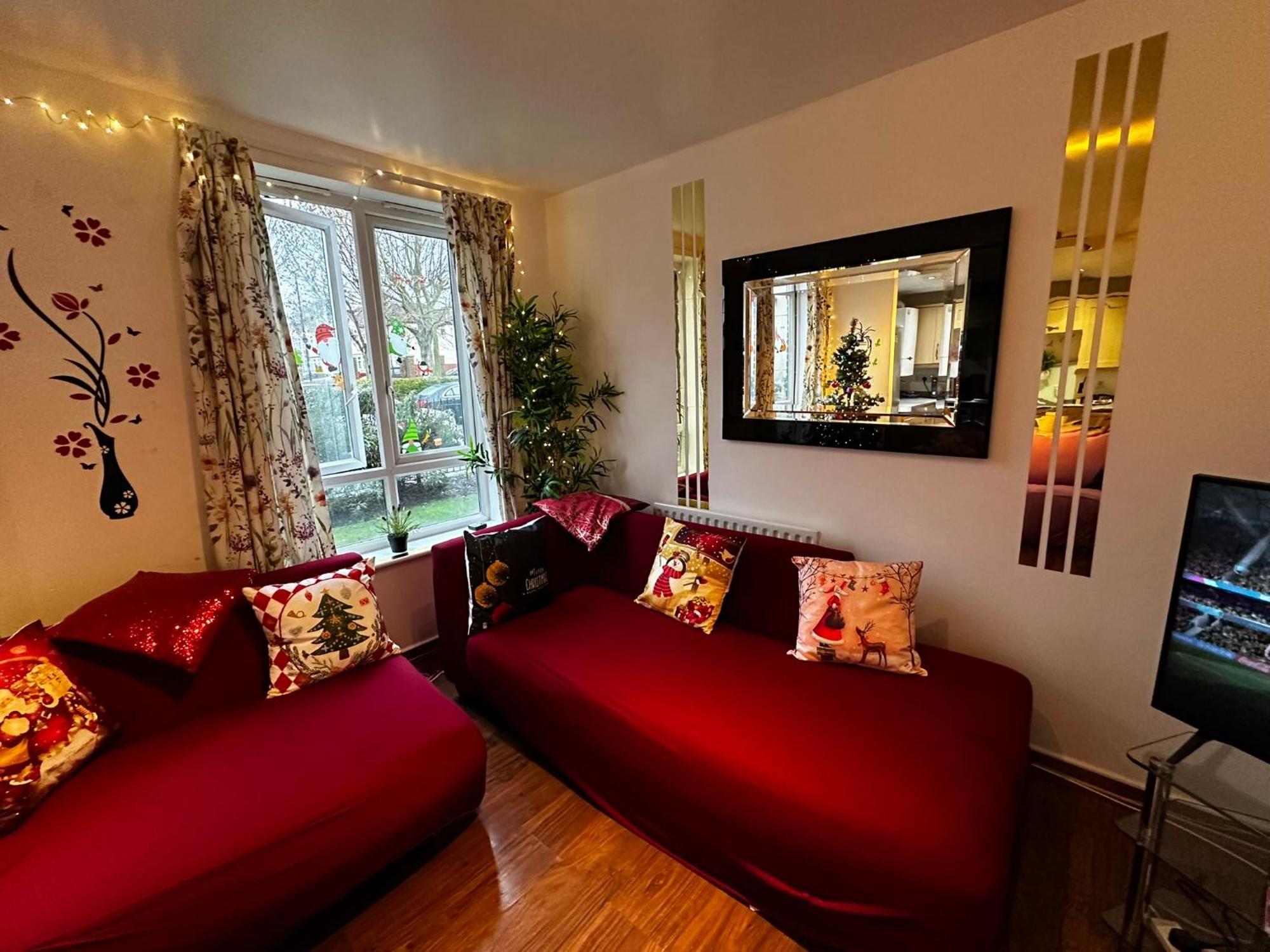 London Central Apartment: 2-Bed Oasis with Rapid Transit Access Exterior photo