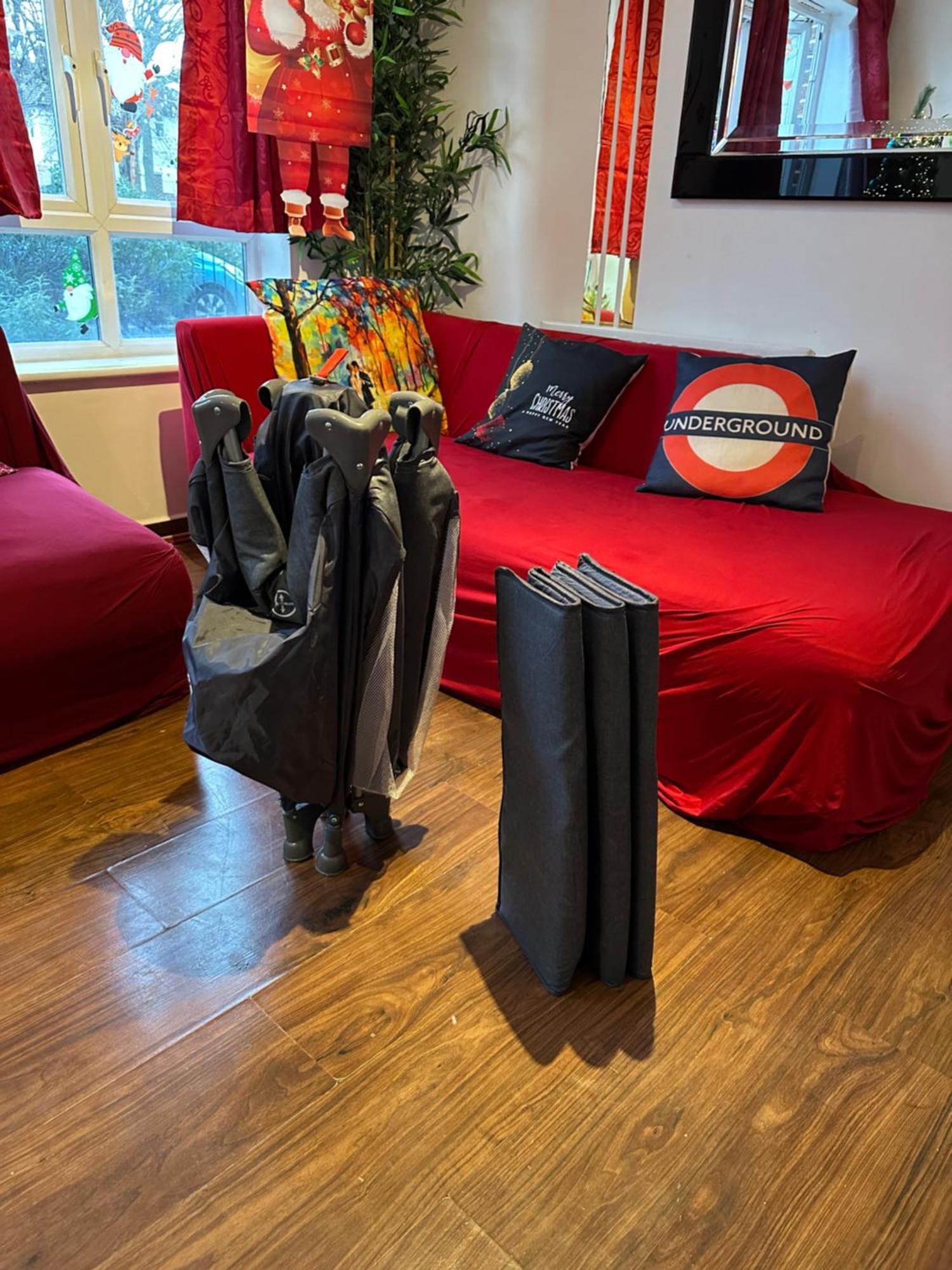 London Central Apartment: 2-Bed Oasis with Rapid Transit Access Exterior photo